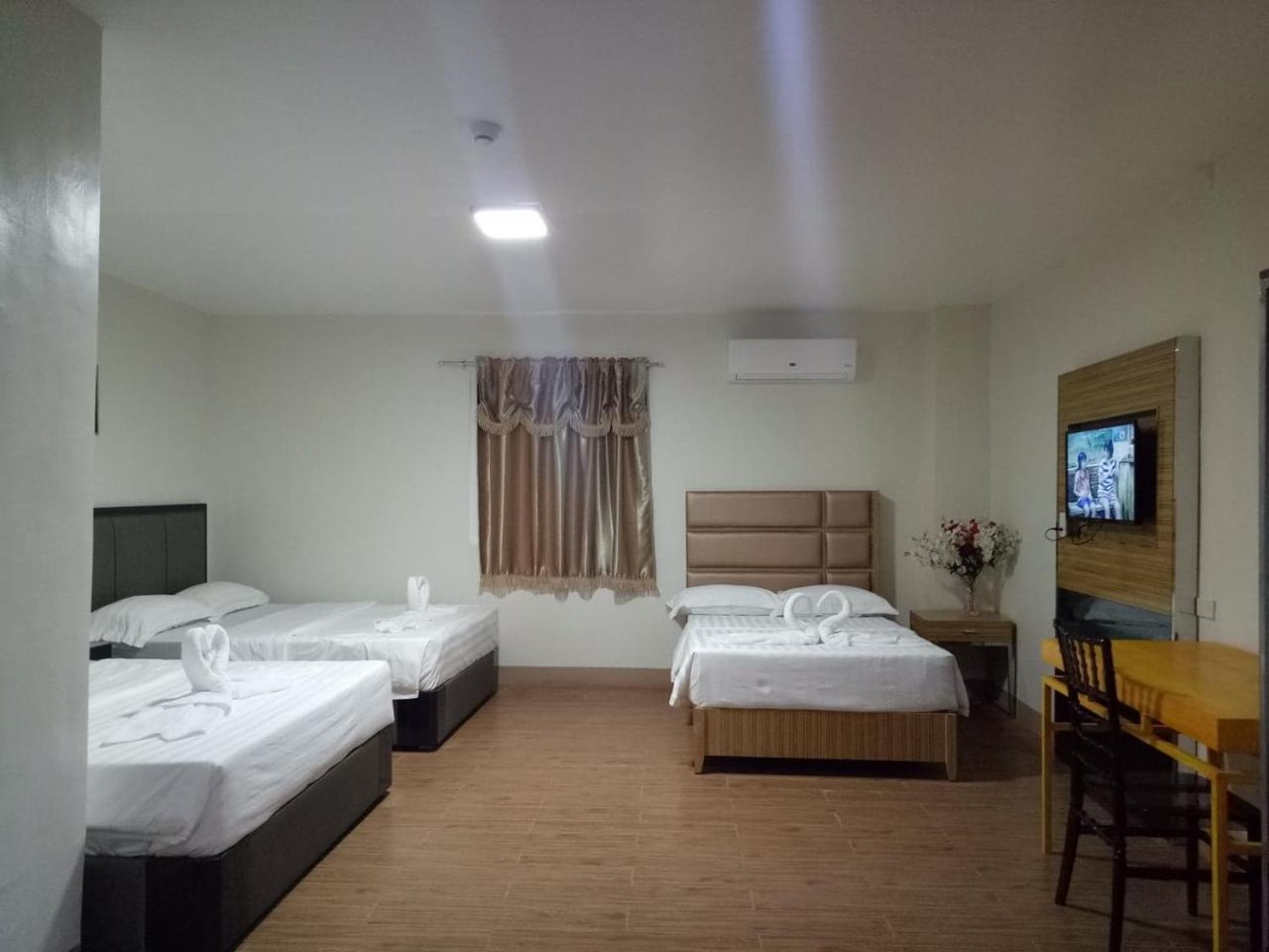 Meaco Royal Hotel - Batangas City Bagian luar foto