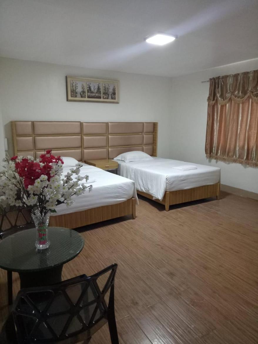 Meaco Royal Hotel - Batangas City Bagian luar foto