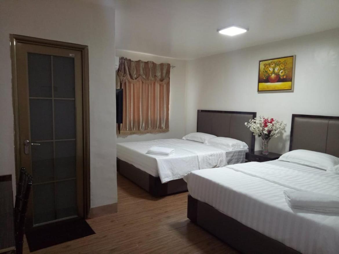 Meaco Royal Hotel - Batangas City Bagian luar foto