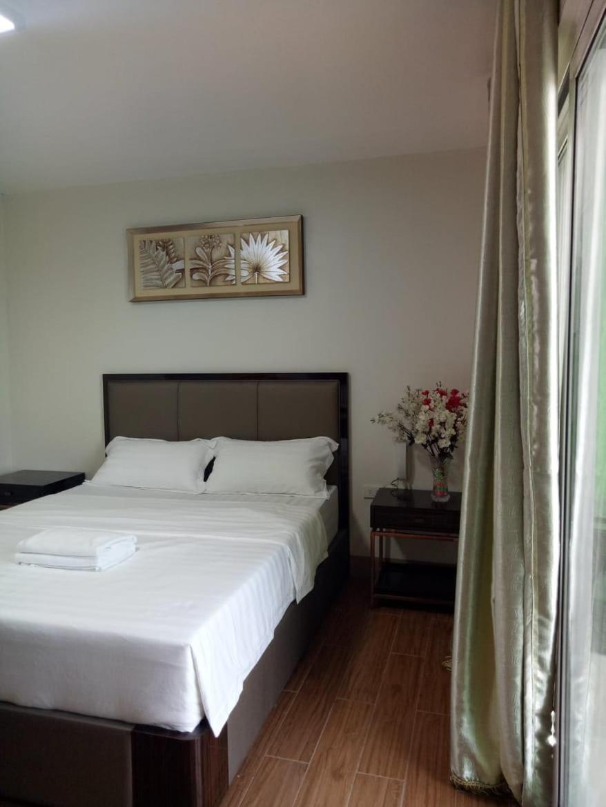 Meaco Royal Hotel - Batangas City Bagian luar foto