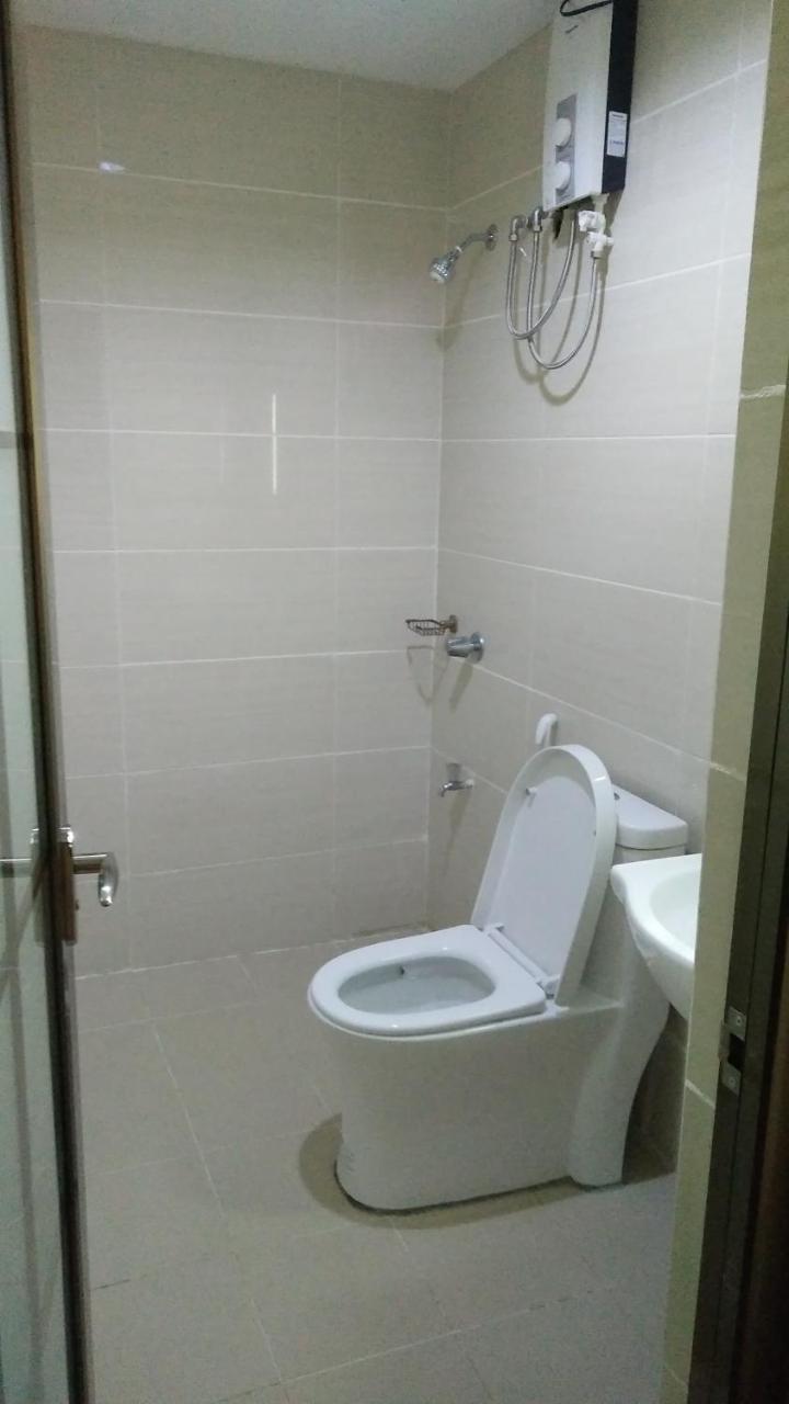 Meaco Royal Hotel - Batangas City Bagian luar foto