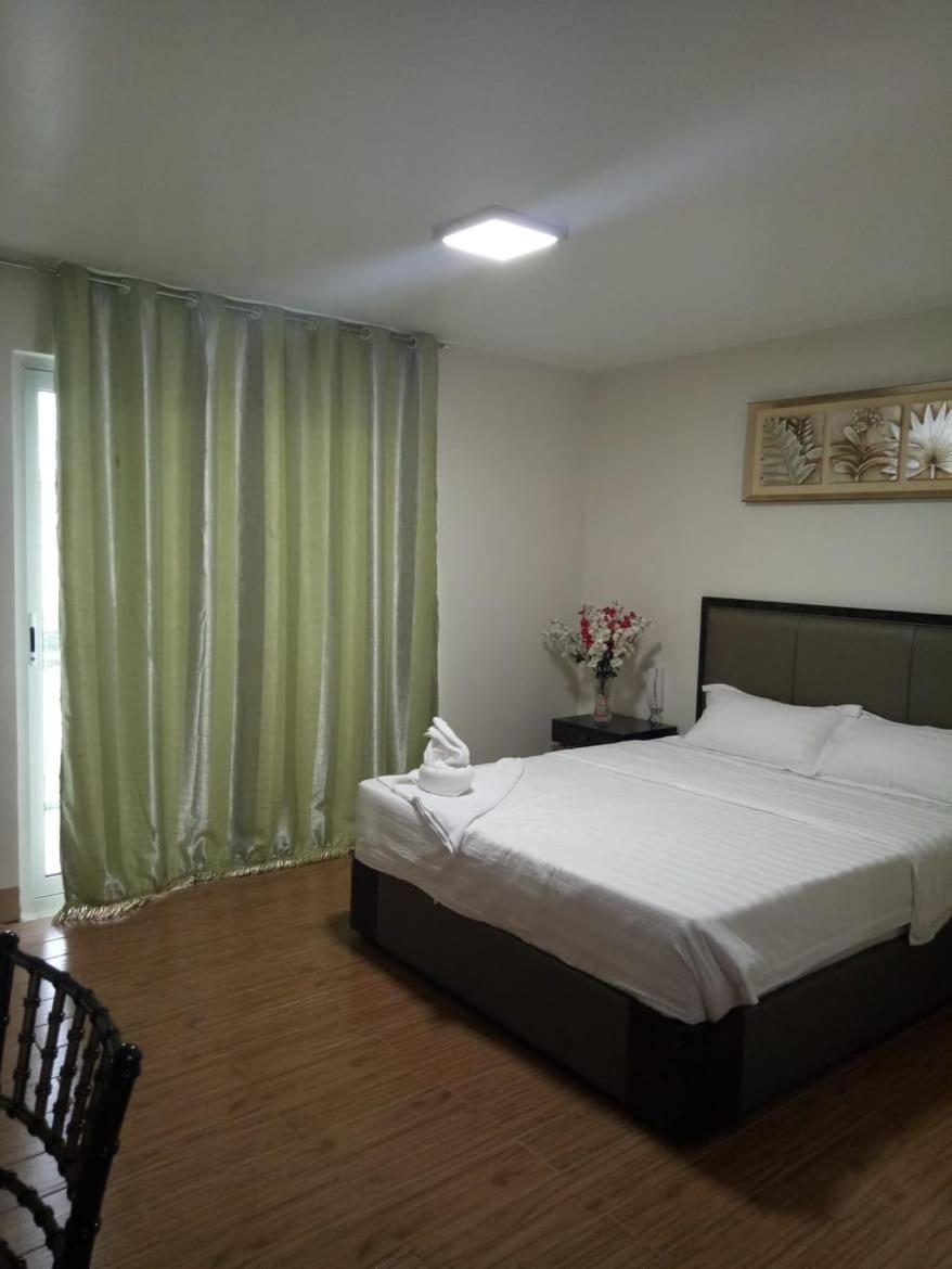 Meaco Royal Hotel - Batangas City Bagian luar foto