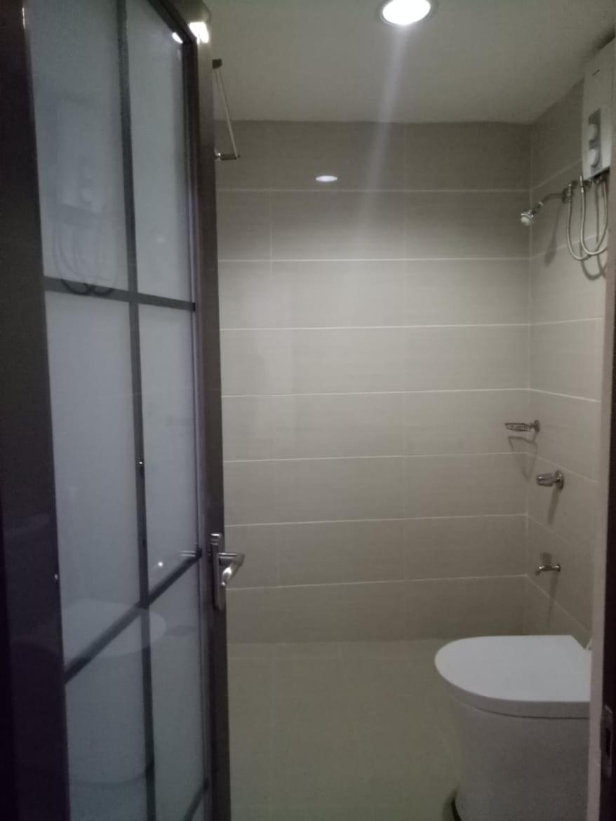 Meaco Royal Hotel - Batangas City Bagian luar foto